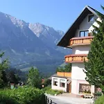Hotel Sonnenuhr 3*