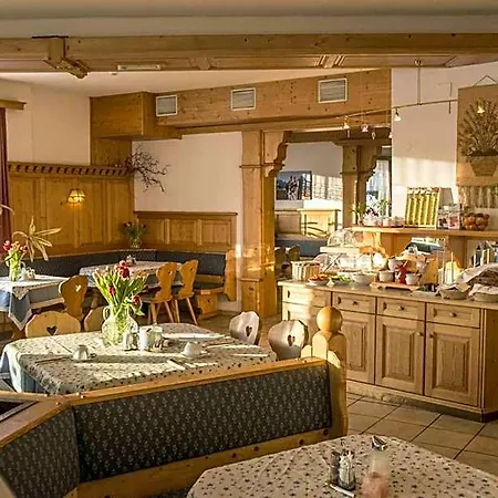 Hotel Sonnenuhr 3*